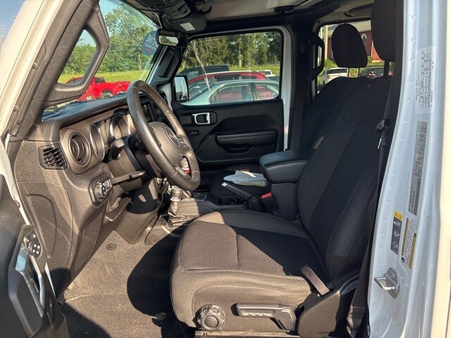 2021 Jeep Gladiator Sport photo 4