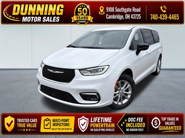 2026 Chrysler Pacifica Select AWD's photo