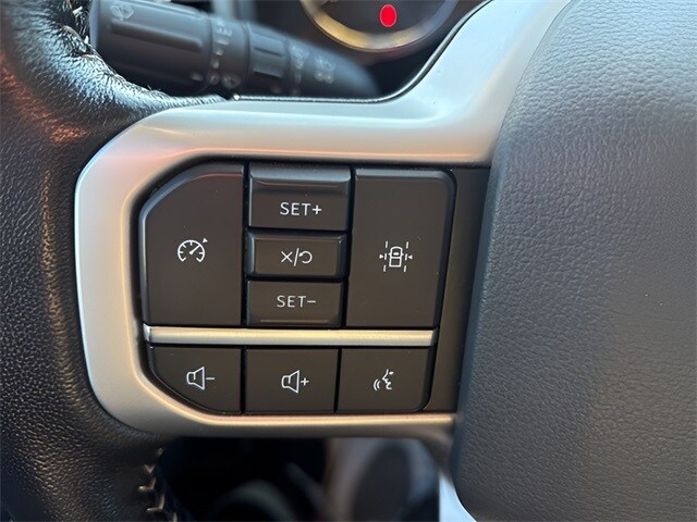 2022 Ford Expedition XLT photo 2