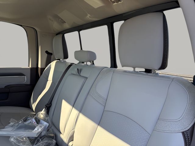 2026 RAM 3500 Laramie - Photo 7