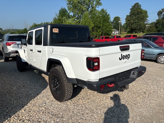 2021 Jeep Gladiator Sport photo 2