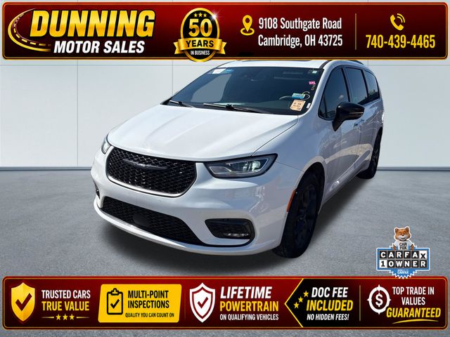 2023 Chrysler Pacifica Limited AWD's photo