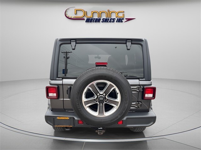 2021 Jeep Wrangler Unlimited Sahara photo 3