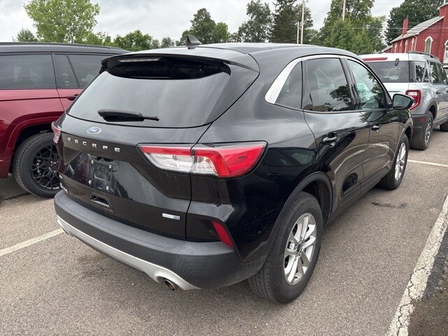 2020 Ford Escape SE photo 3
