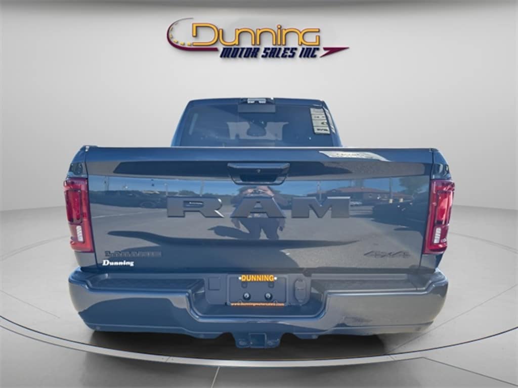 New 2026 Ram 3500 LARAMIE CREW CAB 4X4 6'4 BOX Pickup