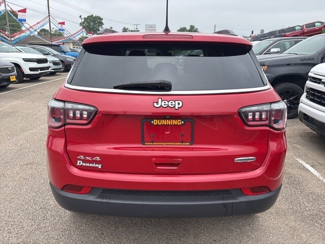 2020 Jeep Compass Latitude photo 3