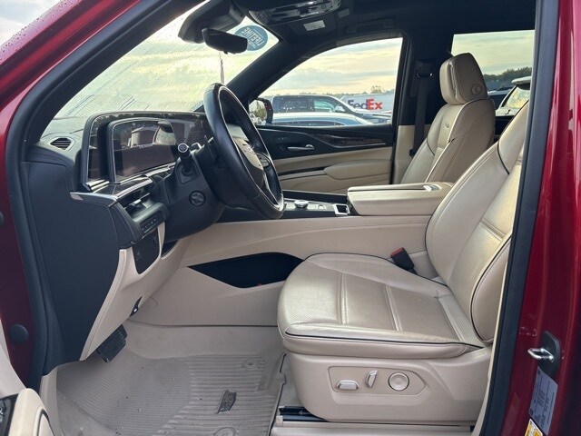 2022 Cadillac Escalade Premium Luxury photo 3