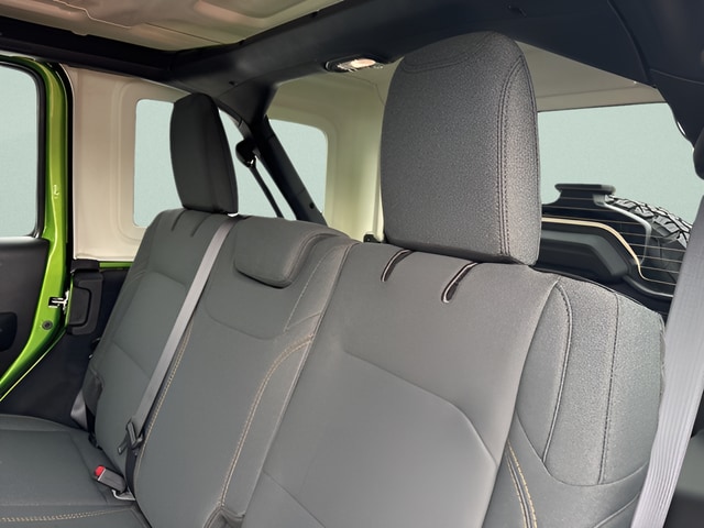 2025 Jeep Wrangler 4-Door Willys - Photo 23