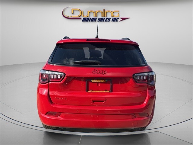 2023 Jeep Compass Limited photo 3