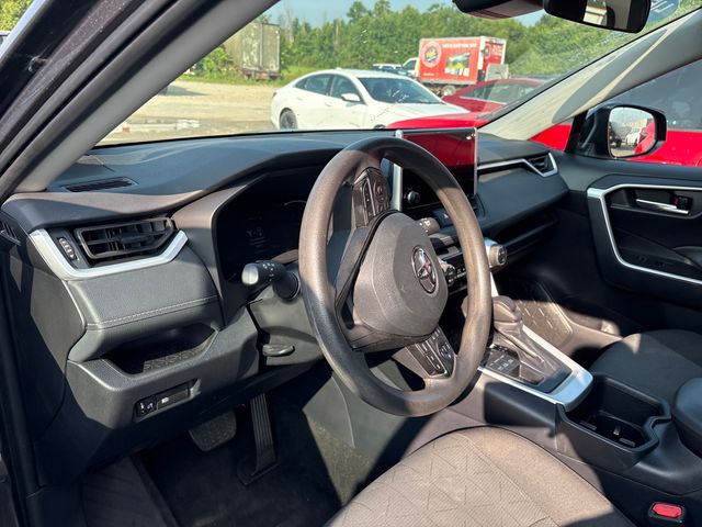 2024 Toyota RAV4 XLE - Photo 8