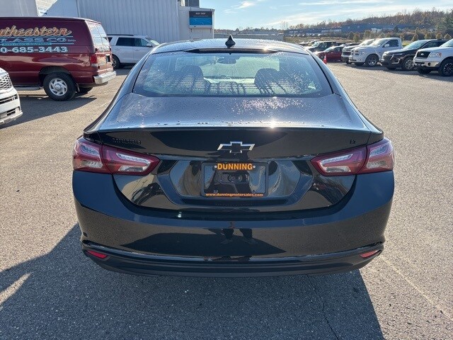 2023 Chevrolet Malibu 1LT photo 3
