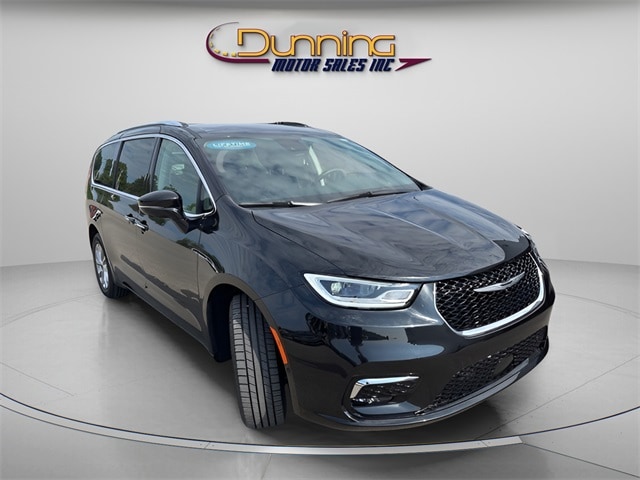 2021 Chrysler Pacifica Touring L photo 3