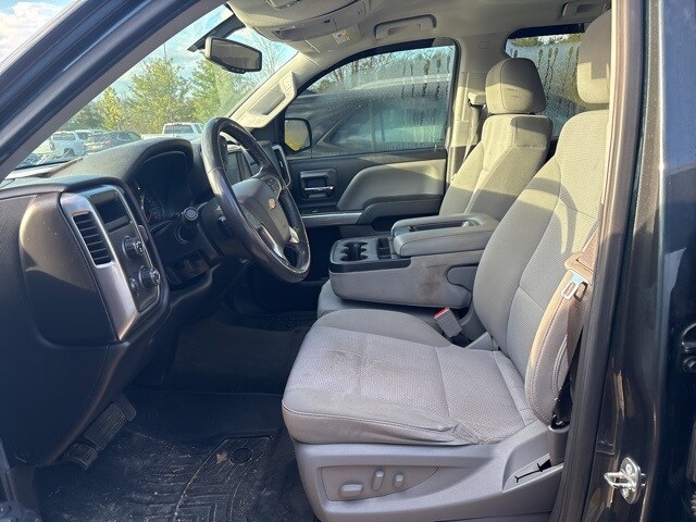 2018 Chevrolet Silverado 1500 LT photo 4
