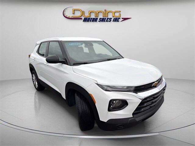 2023 Chevrolet Trailblazer LS photo 3
