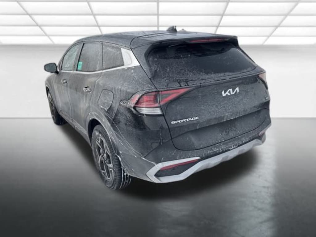 Used 2024 Kia Sportage LX SUV