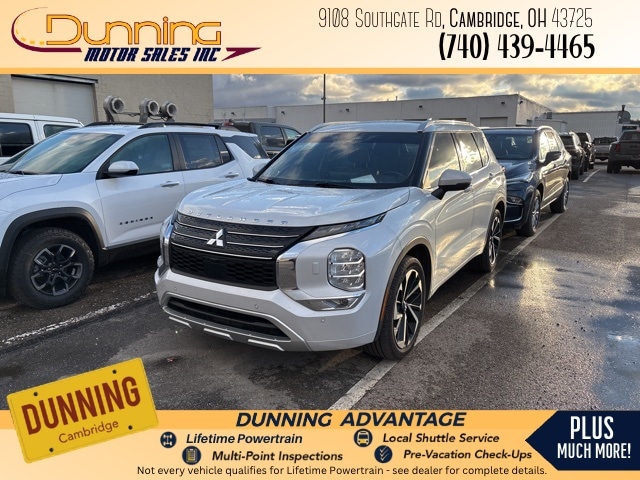 2022 Mitsubishi Outlander SEL's photo