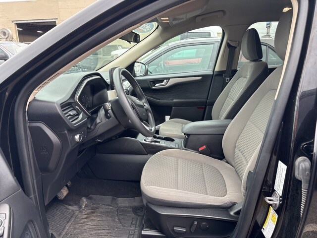 2020 Ford Escape SE photo 4