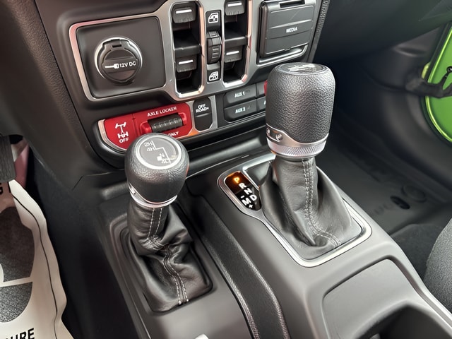 2025 Jeep Wrangler 4-Door Willys - Photo 20