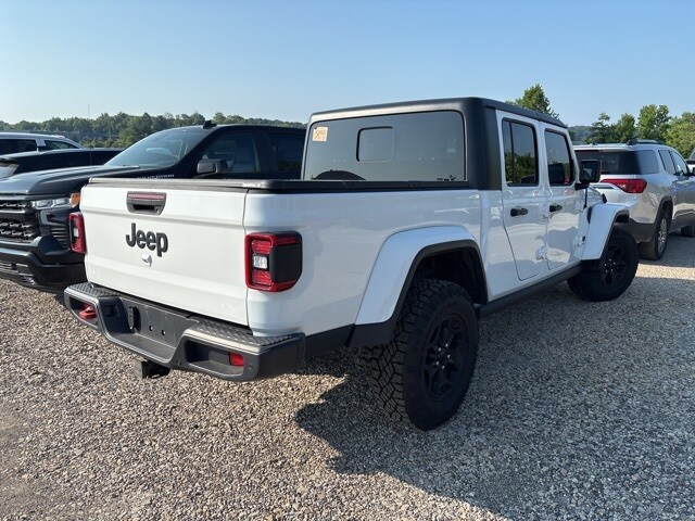 2021 Jeep Gladiator Sport photo 3