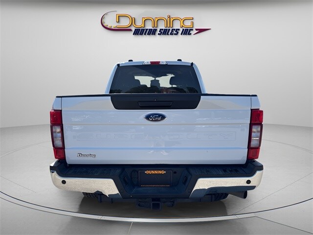 2022 Ford F-350 XLT photo 3