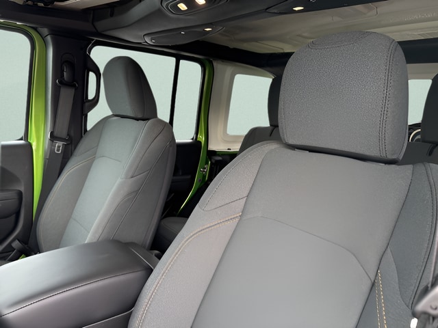 2025 Jeep Wrangler 4-Door Willys - Photo 10