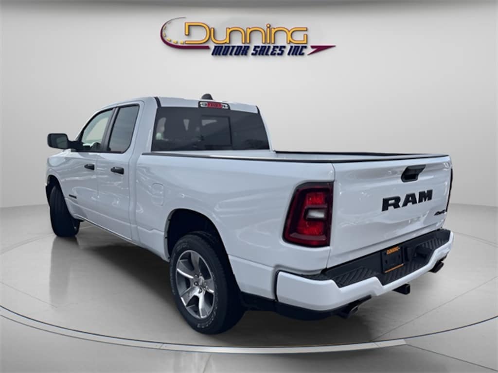 New 2026 Ram 1500 EXPRESS QUAD CAB 4X4 6'4 BOX Pickup