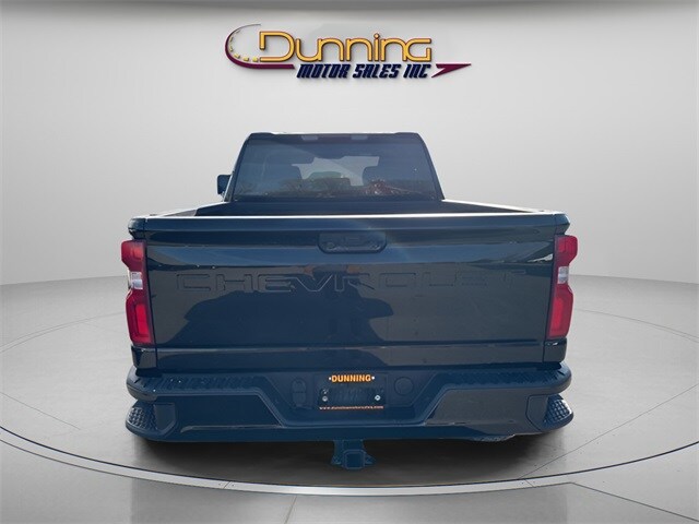 2021 Chevrolet Silverado 2500HD Custom photo 3