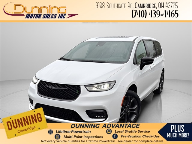 2026 Chrysler Pacifica Select's photo