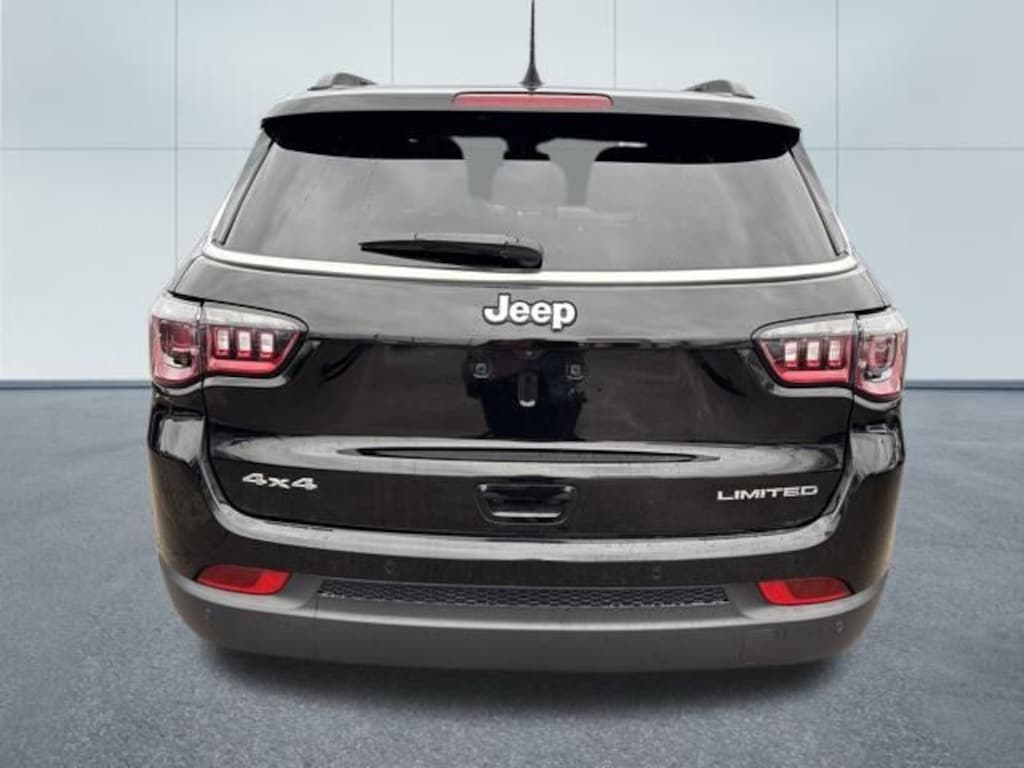 Used 2024 Jeep Compass Limited SUV