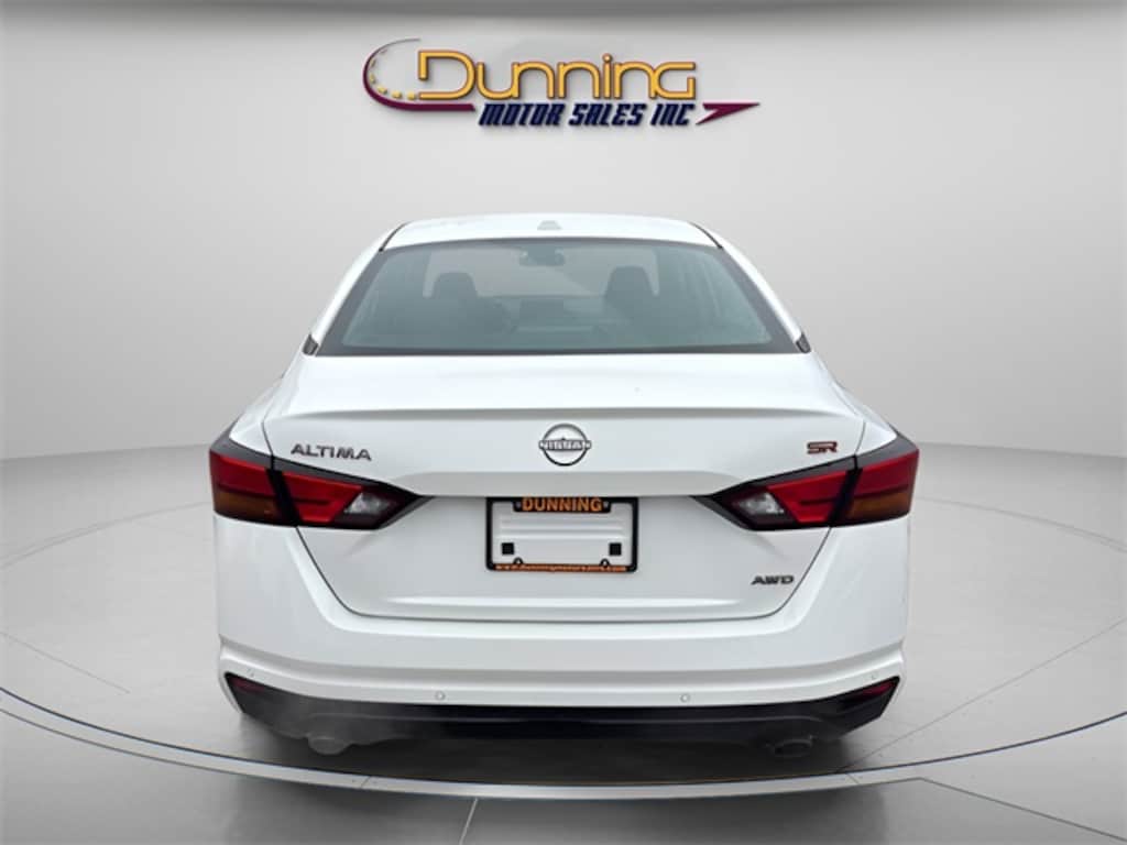 Used 2024 Nissan Altima 2.5 SR Sedan