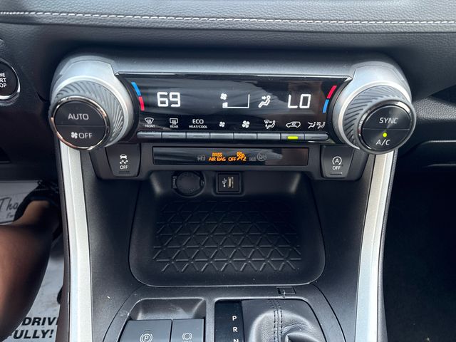 2024 Toyota RAV4 XLE - Photo 16