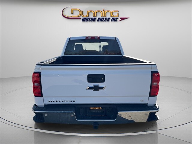 2018 Chevrolet Silverado 1500 LT photo 2