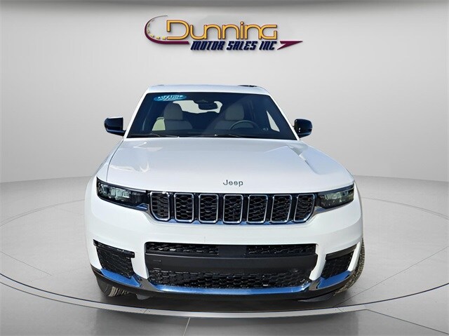 2024 Jeep Grand Cherokee Limited photo 2