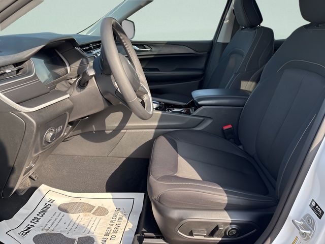 2023 Jeep Grand Cherokee Laredo - Photo 7