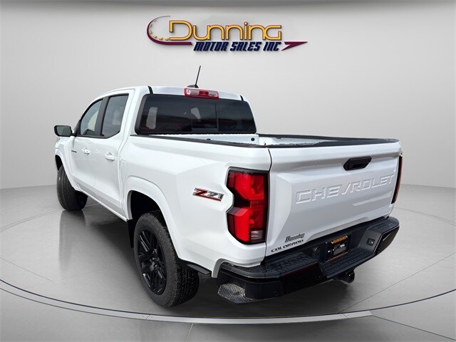 2025 Chevrolet Colorado Z71 photo 2