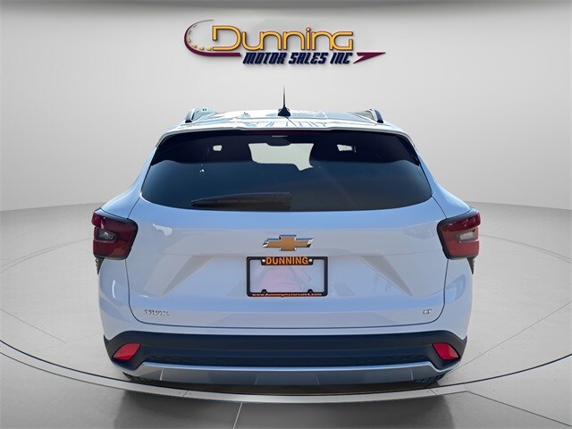 2026 Chevrolet Trax LT photo 2