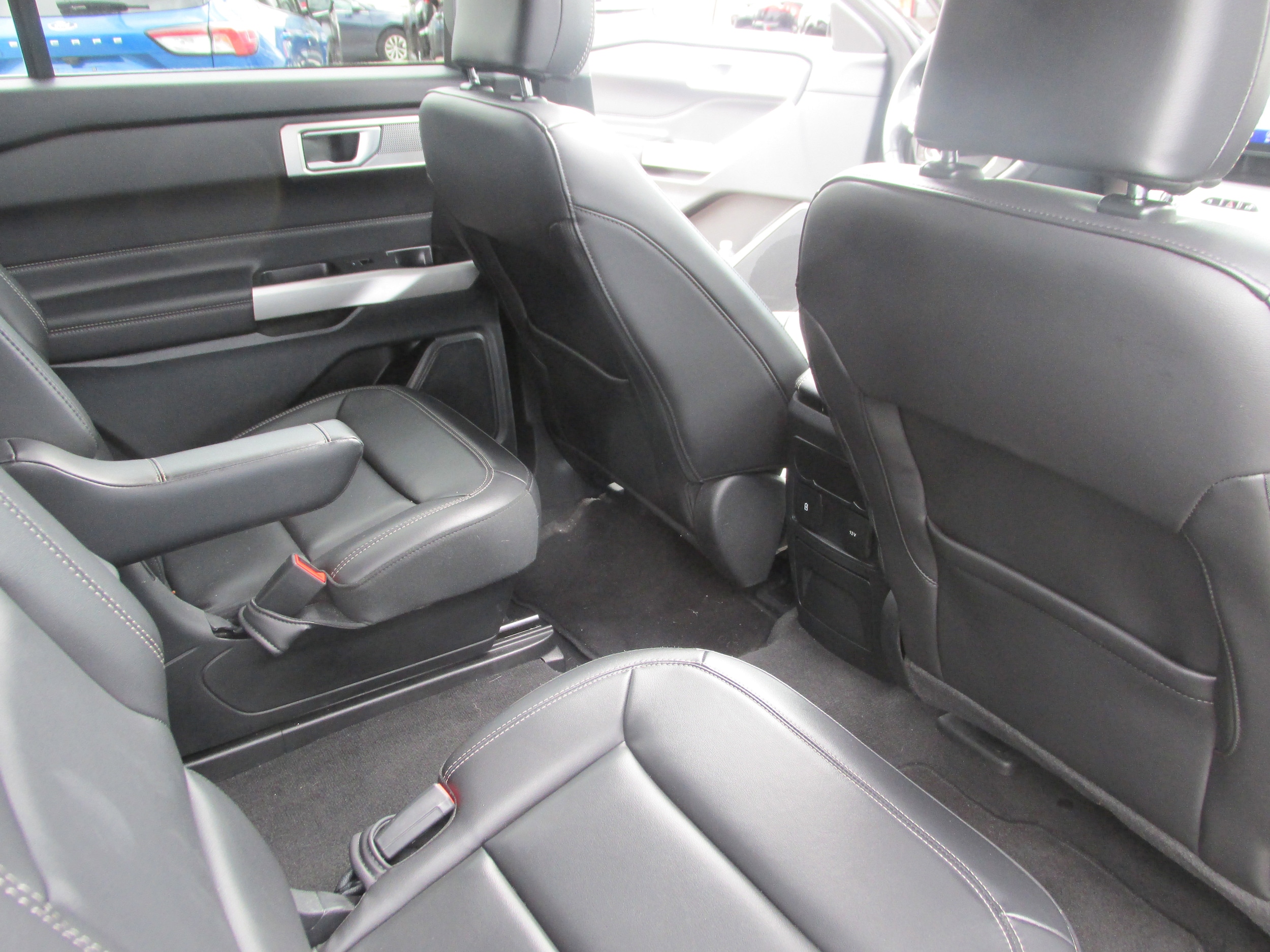 2023 Ford Explorer XLT - Photo 29