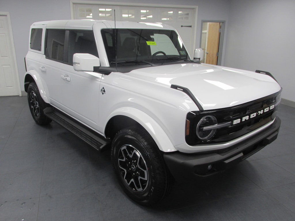 New 2025 Ford Bronco Outer Banks SUV