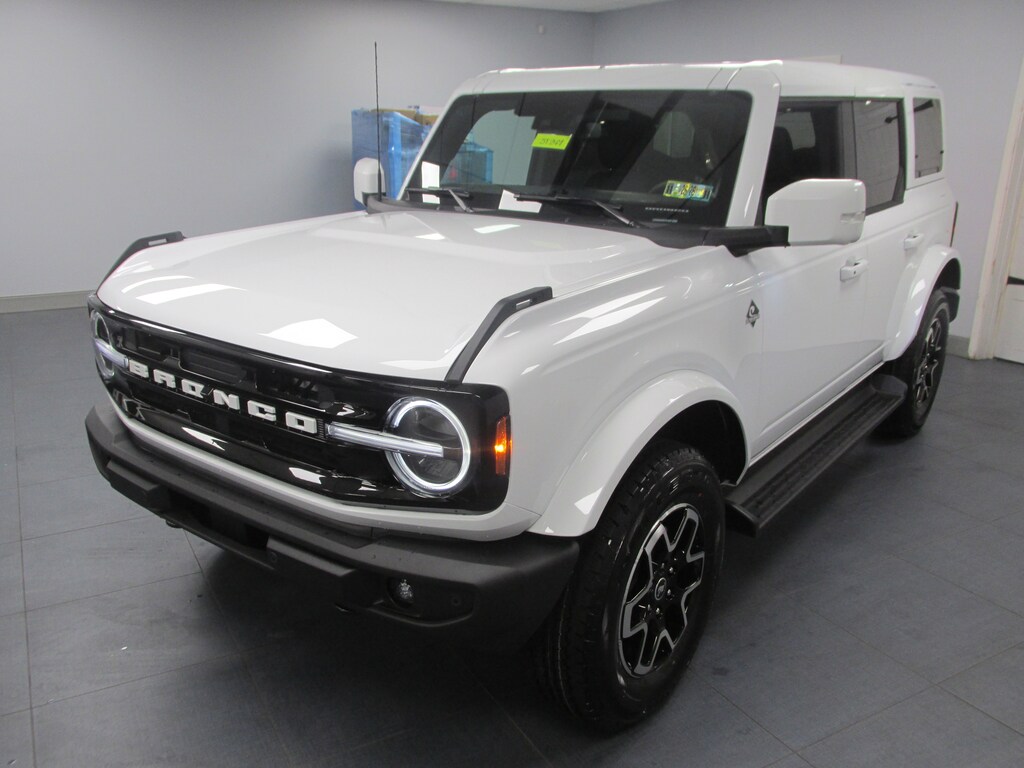 New 2025 Ford Bronco Outer Banks SUV
