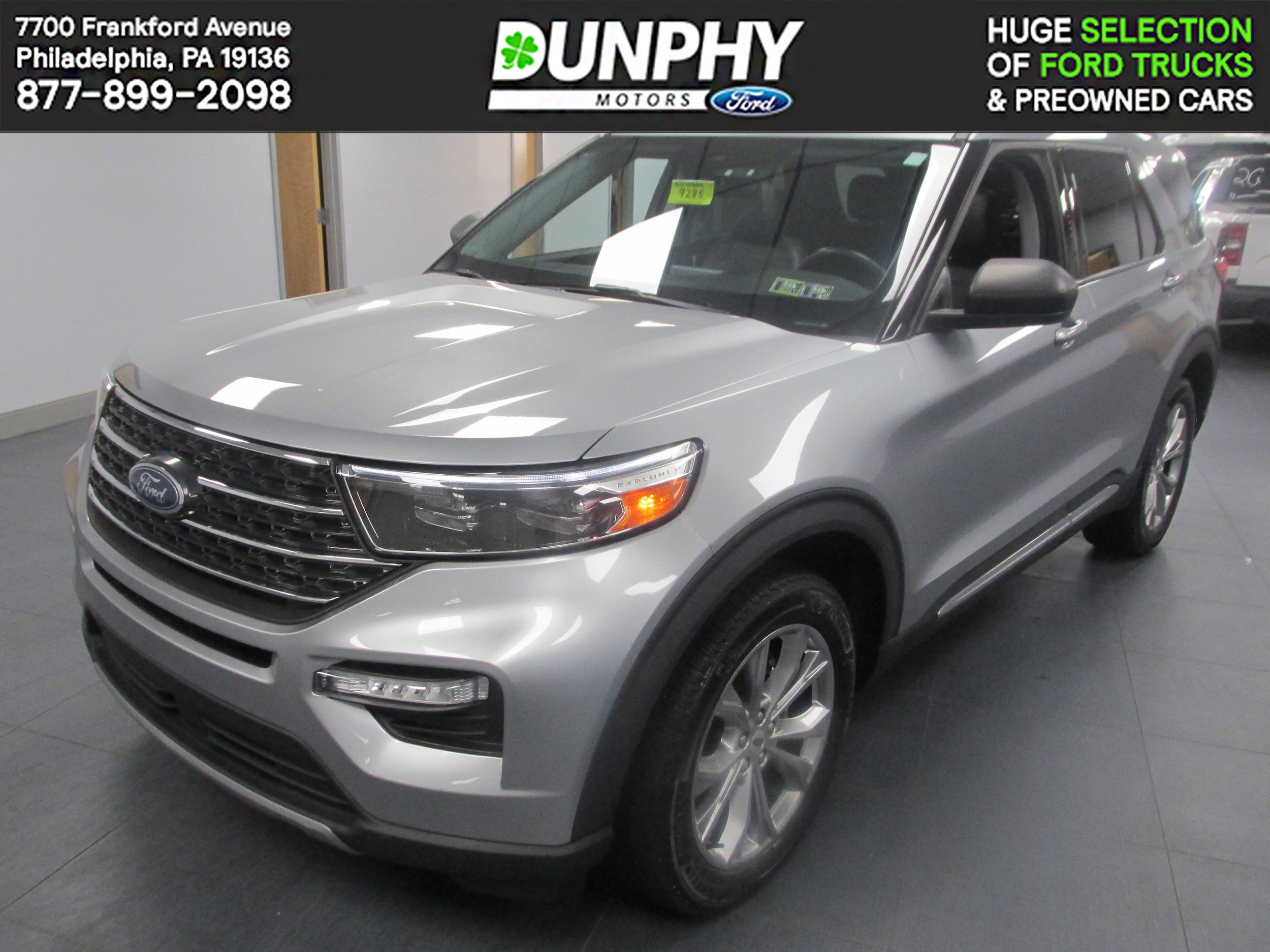 2023 Ford Explorer XLT 4WD's photo