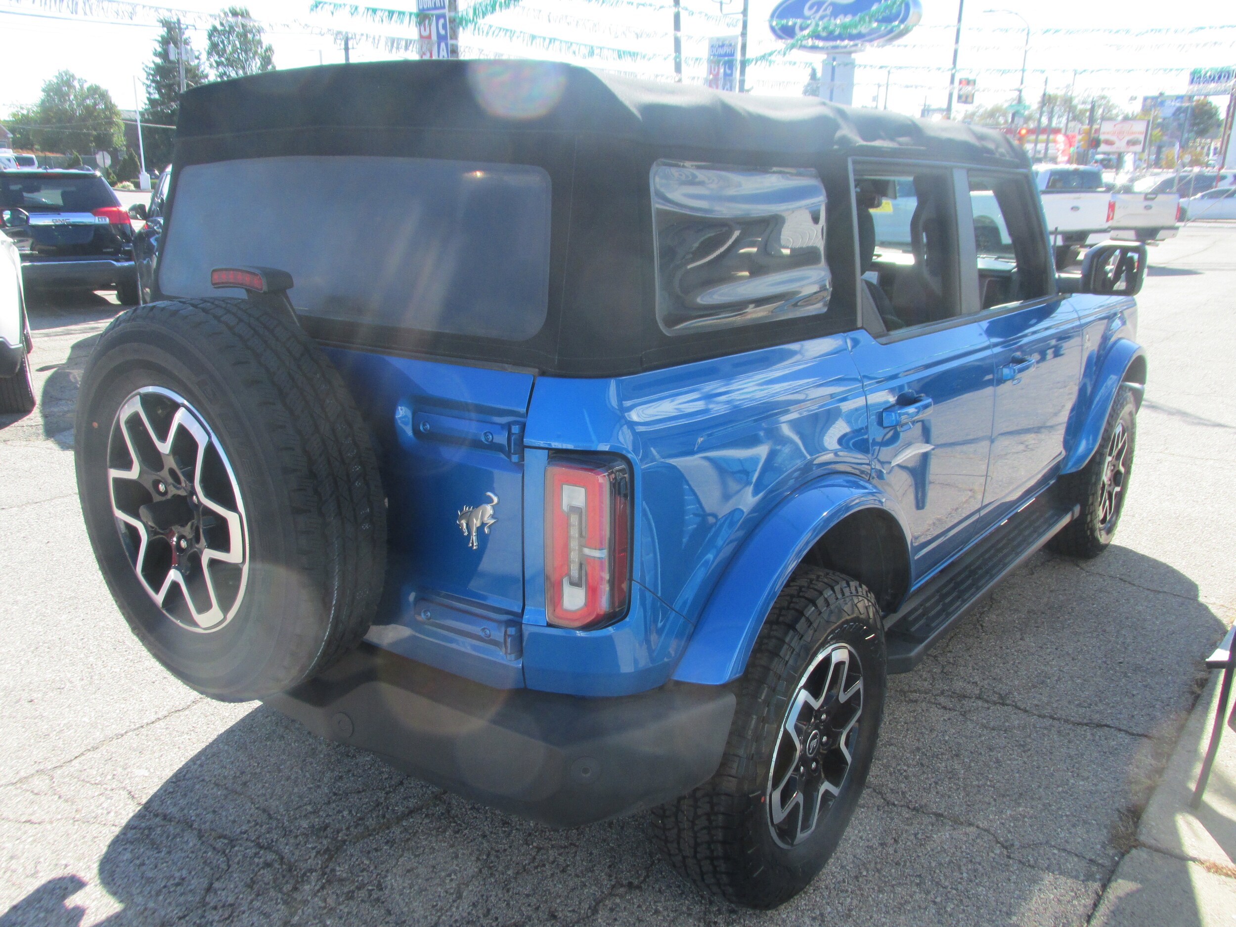 2022 Ford Bronco Base Big Bend Black Diamond Outer Banks Badlands Wildtrak Everglades photo 3