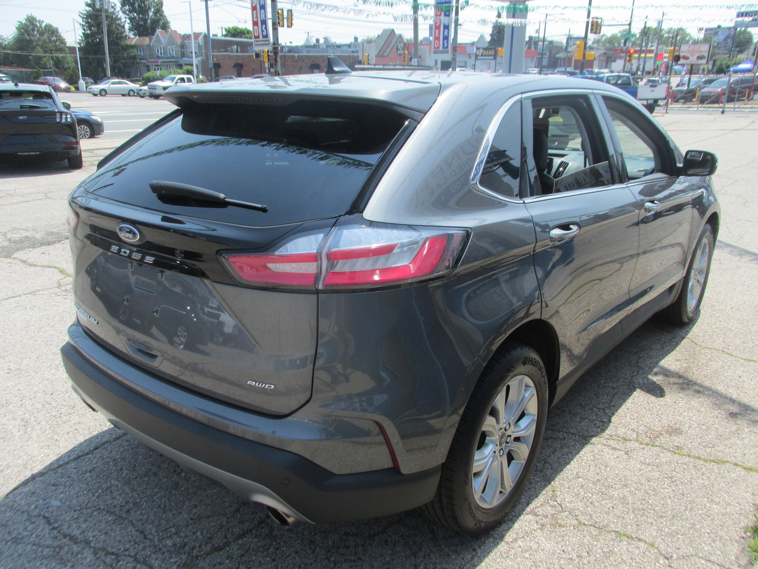 2024 Ford Edge Titanium photo 4