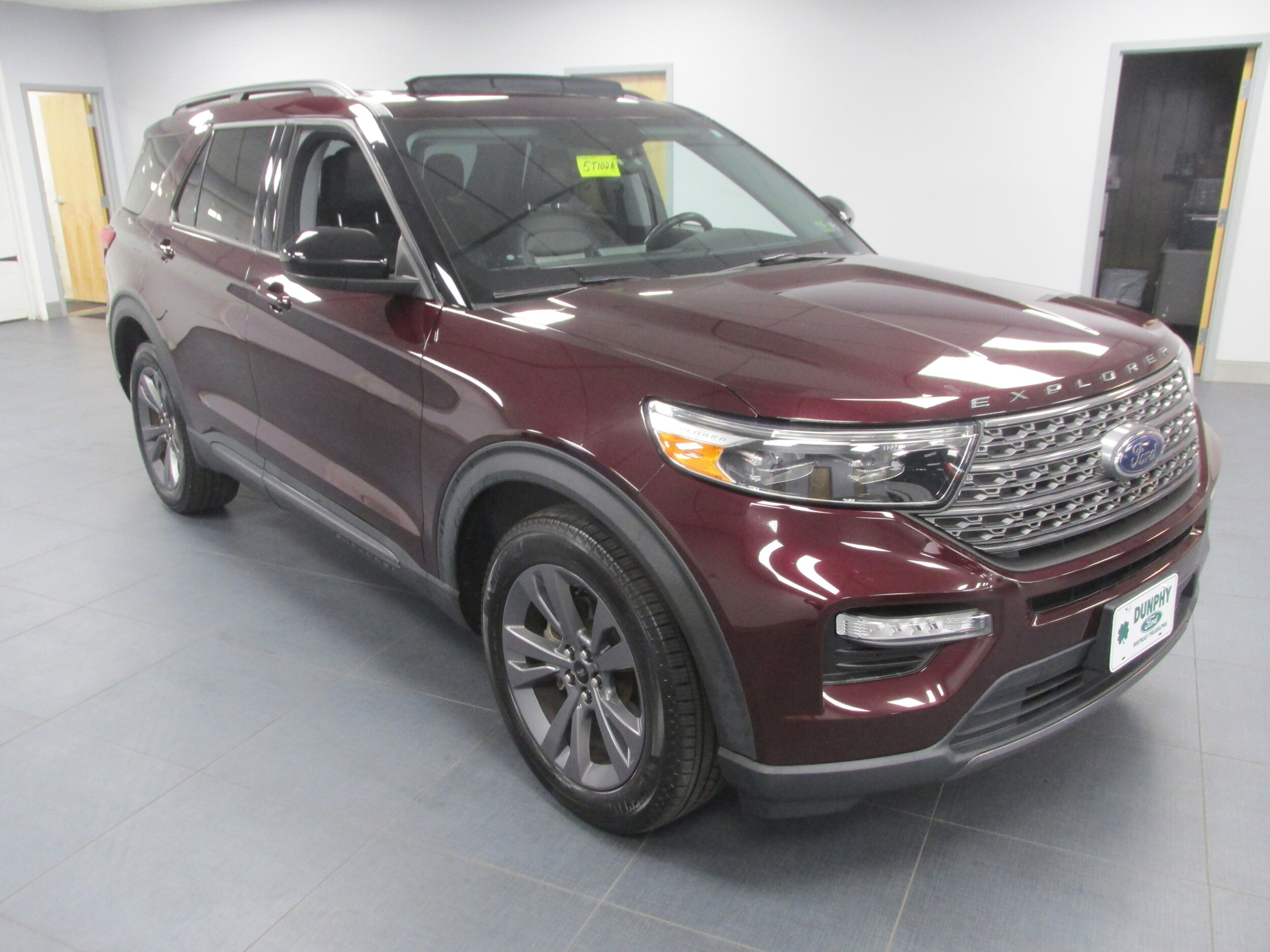 2022 Ford Explorer XLT photo 2