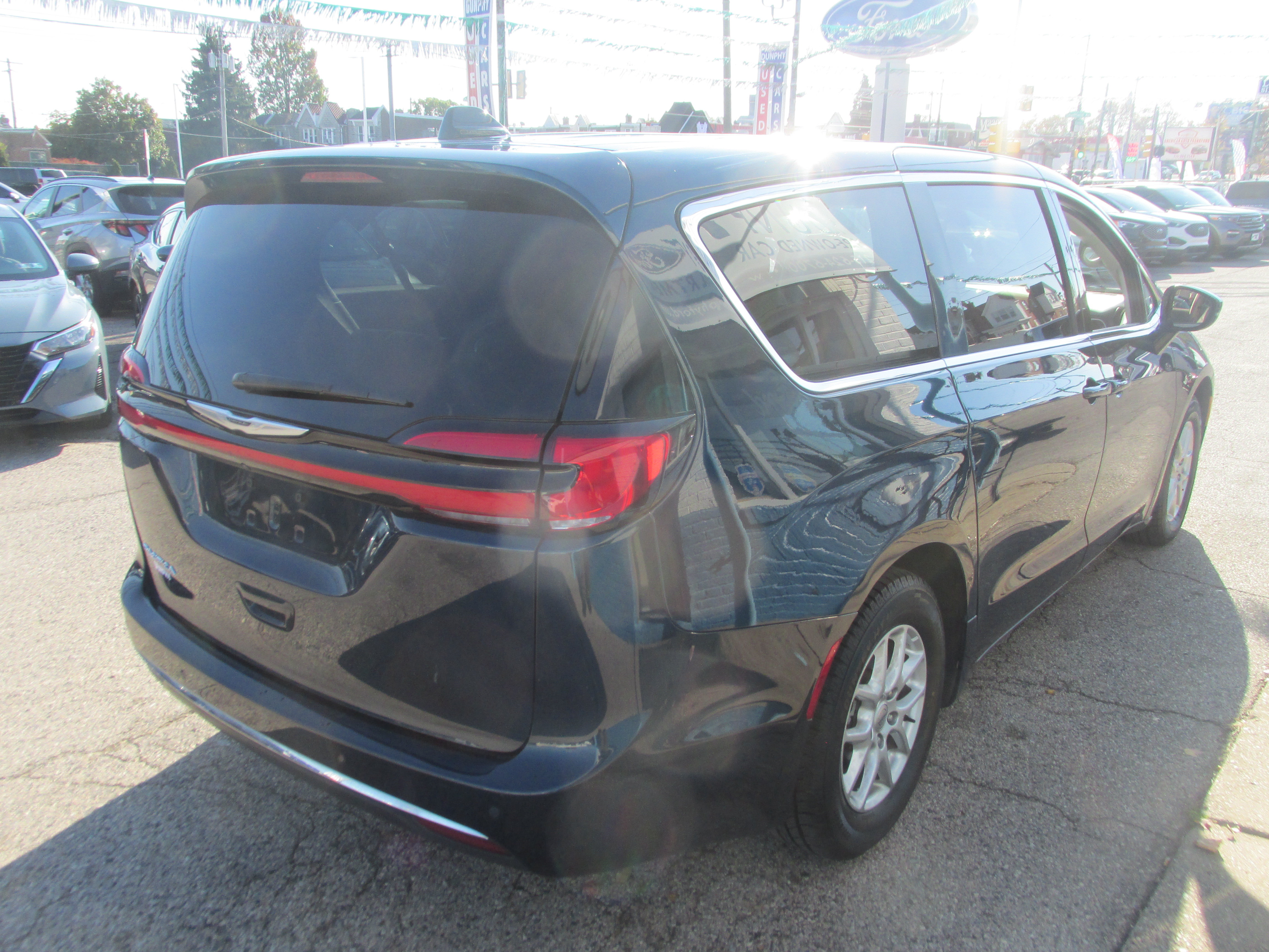 Certified 2024 Chrysler Pacifica Touring L Van Passenger Van