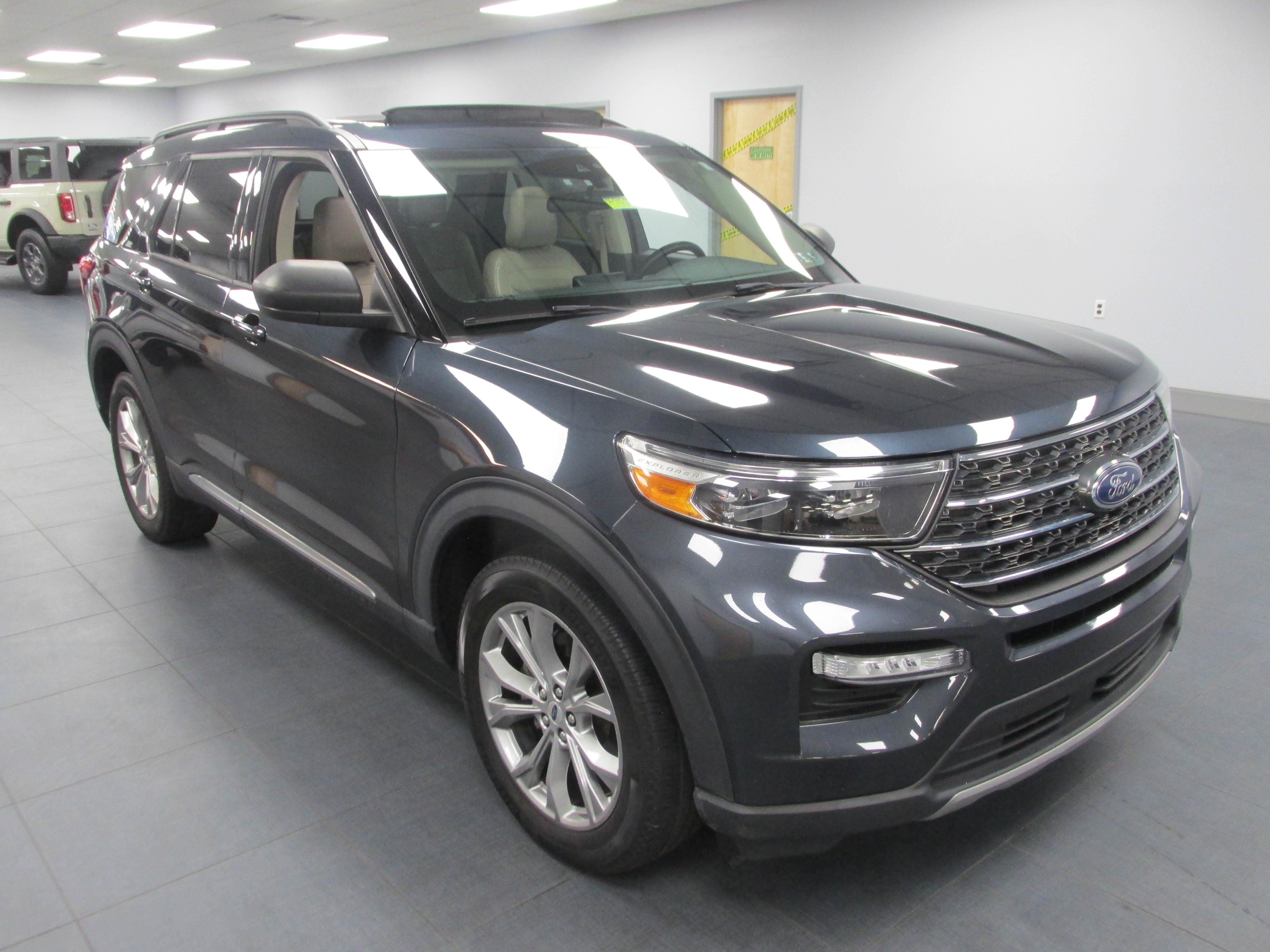Used 2023 Ford Explorer XLT SUV