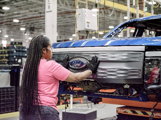 Rouge Electric Vehicle Center_06_ Shemika Winston-512x384.jpg