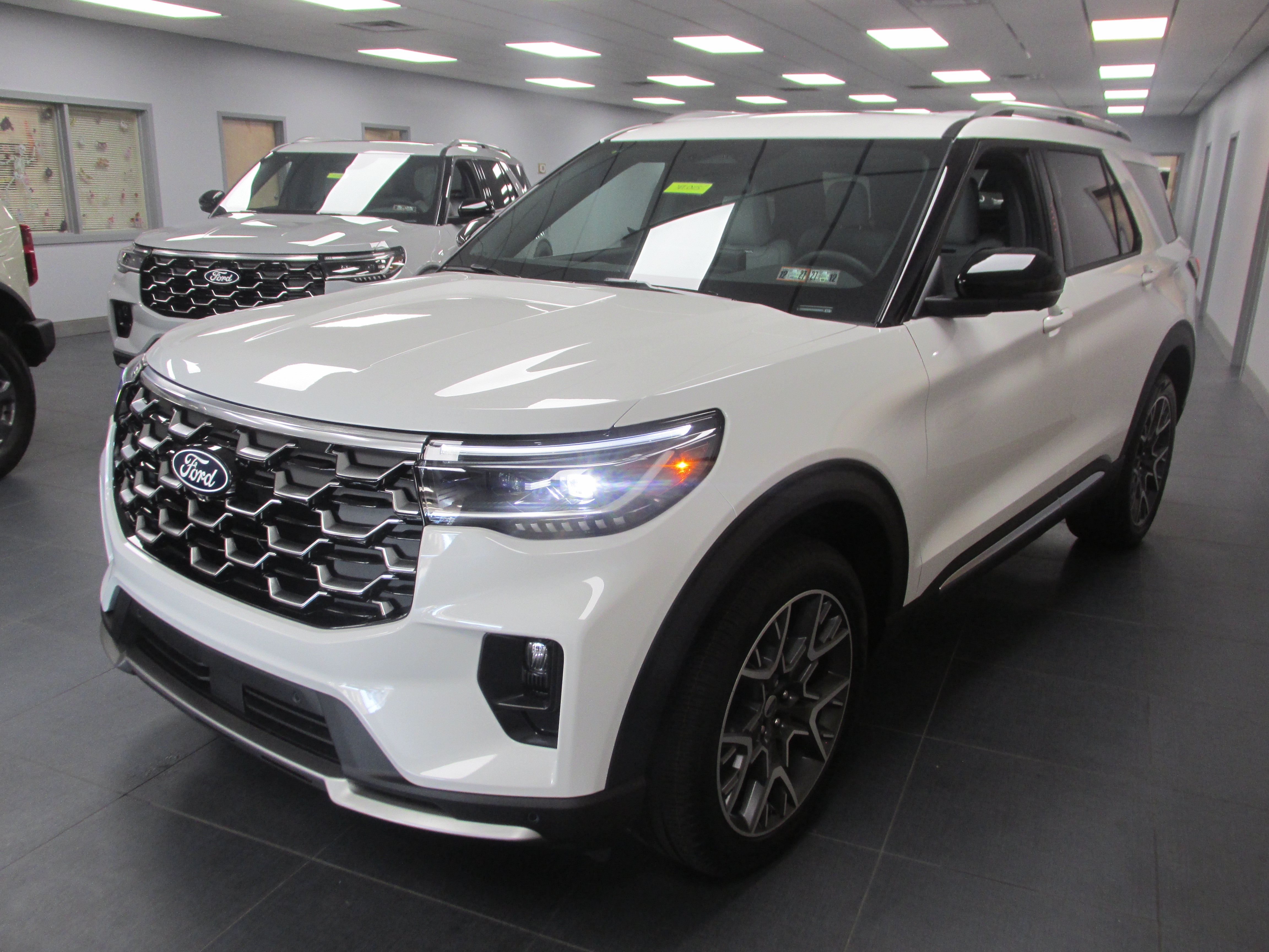 2027 Ford Explorer Platinum SUV