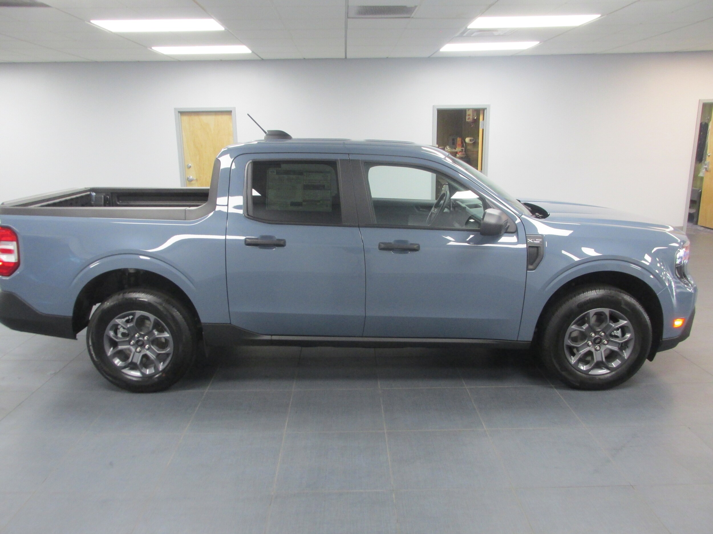 2025 Ford Maverick XLT photo 3
