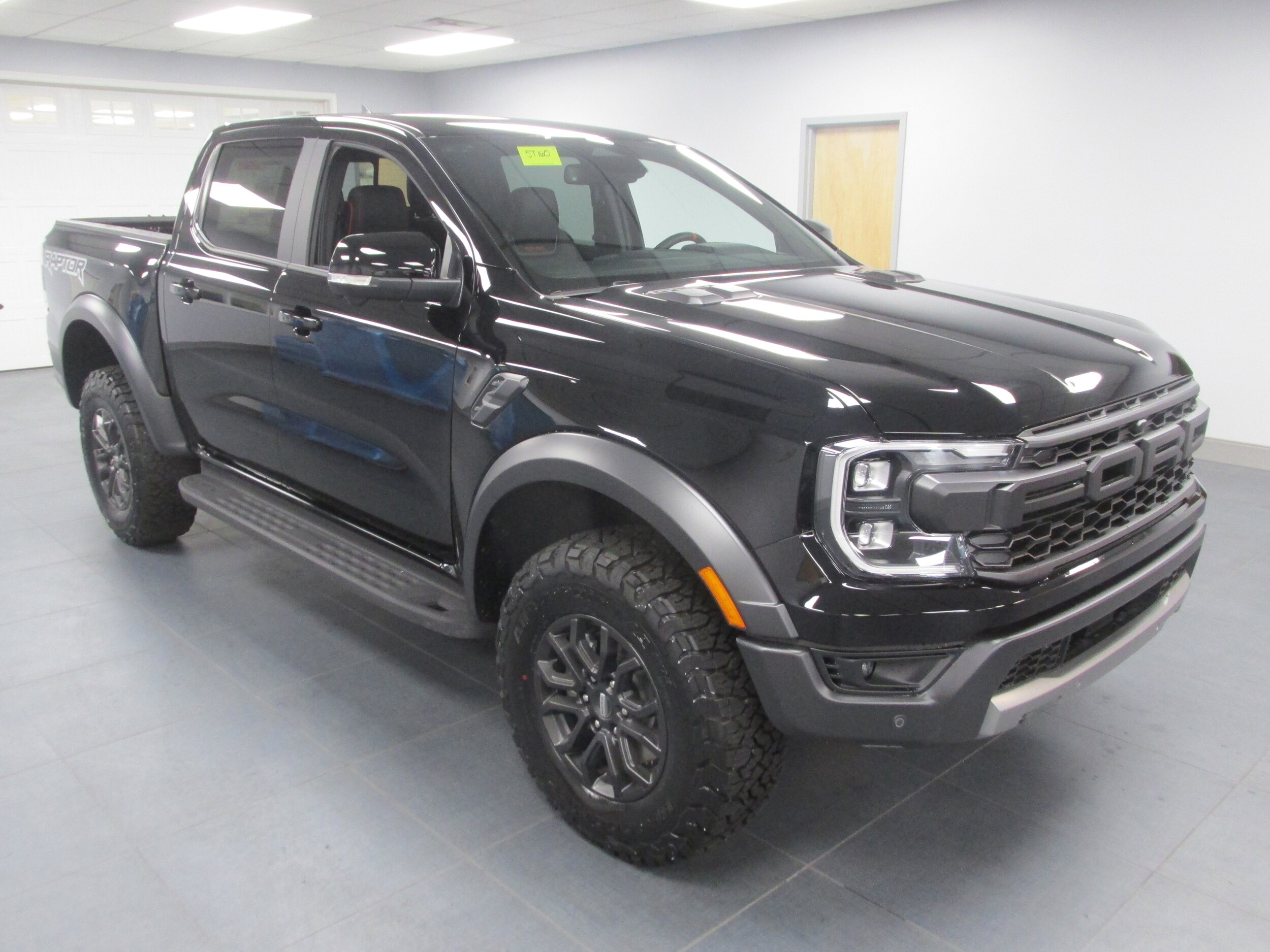 2025 Ford Ranger Raptor photo 2