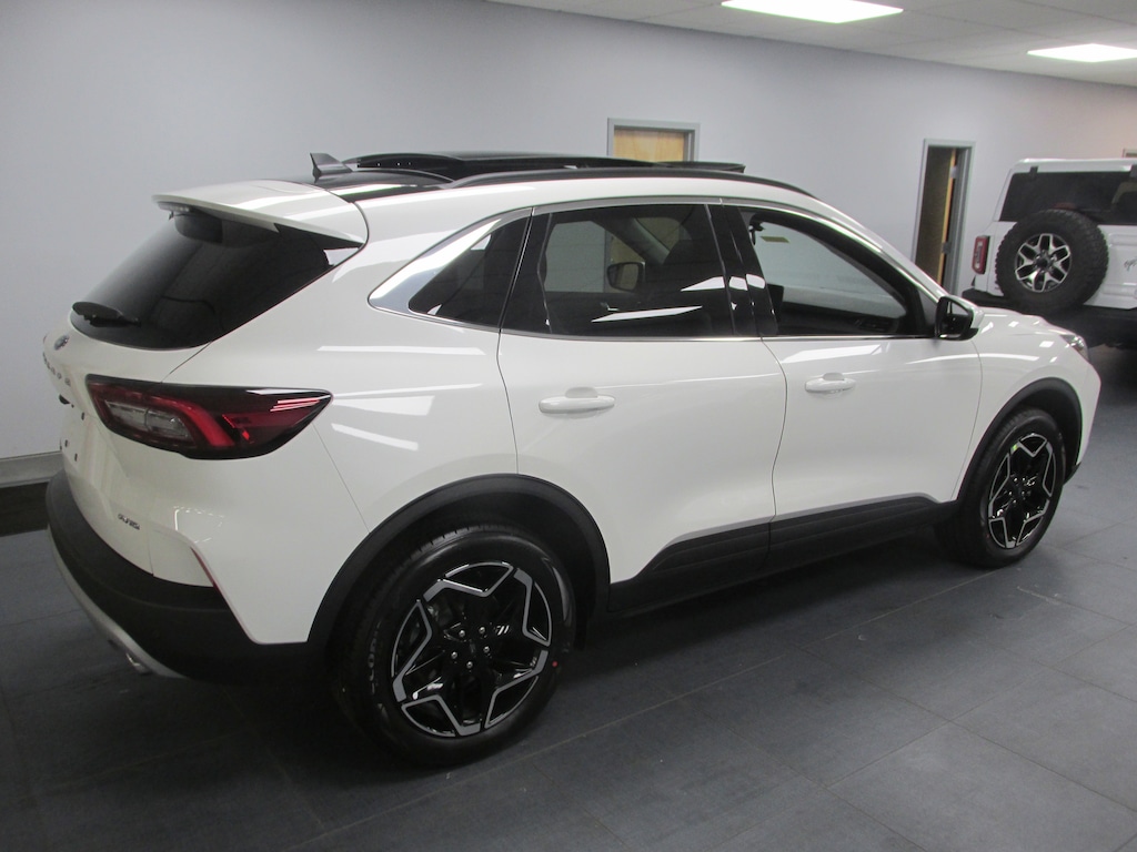 New 2026 Ford Escape Platinum SUV